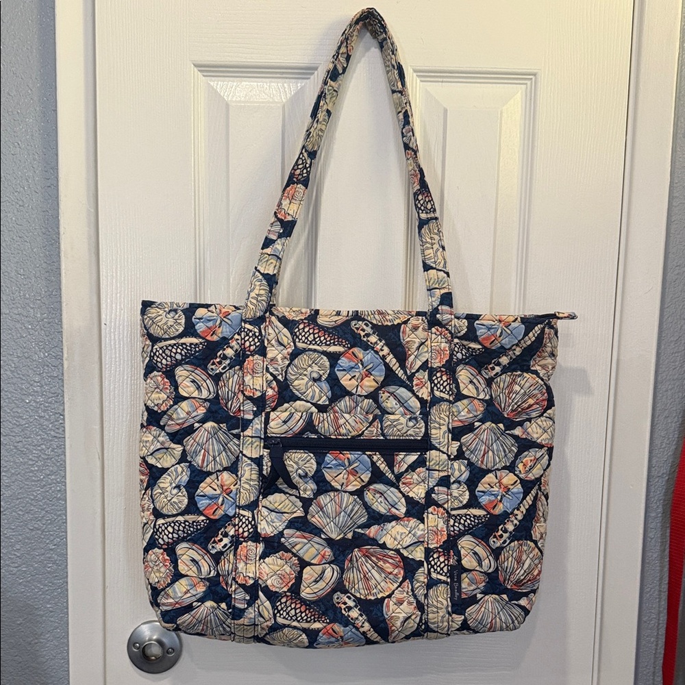 Vera Bradley seashell quilted tote